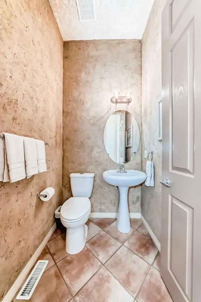 62 Chapala Crescent SE Calgary AB T2X 3M4