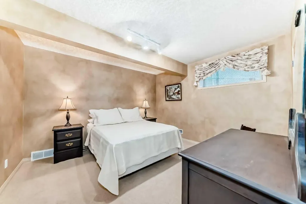 62 Chapala Crescent SE Calgary AB T2X 3M4