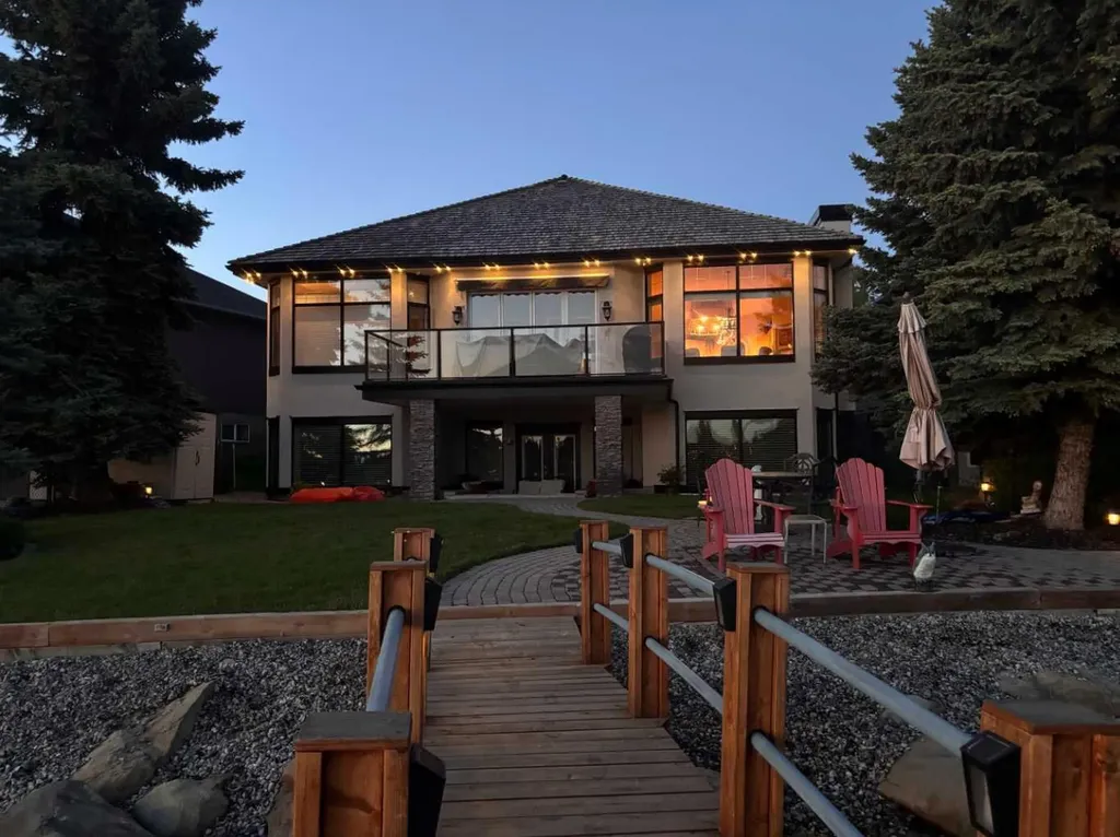 62 Chapala Crescent SE Calgary AB T2X 3M4