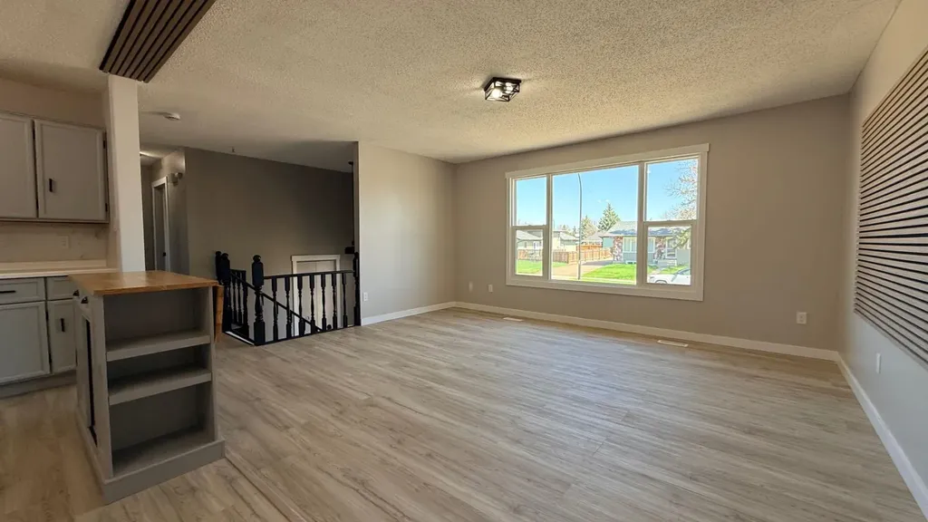 5205 32 Street Lloydminster AB T9V 1G1