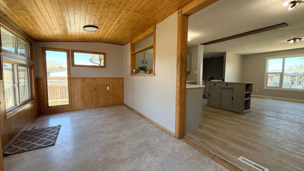 5205 32 Street Lloydminster AB T9V 1G1