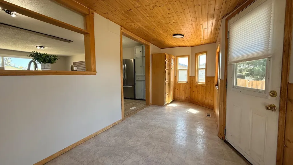 5205 32 Street Lloydminster AB T9V 1G1