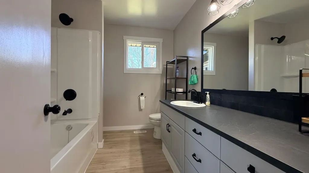 5205 32 Street Lloydminster AB T9V 1G1