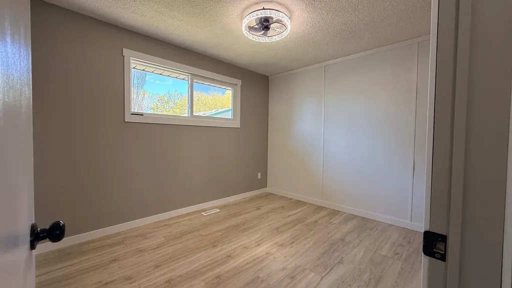 5205 32 Street Lloydminster AB T9V 1G1
