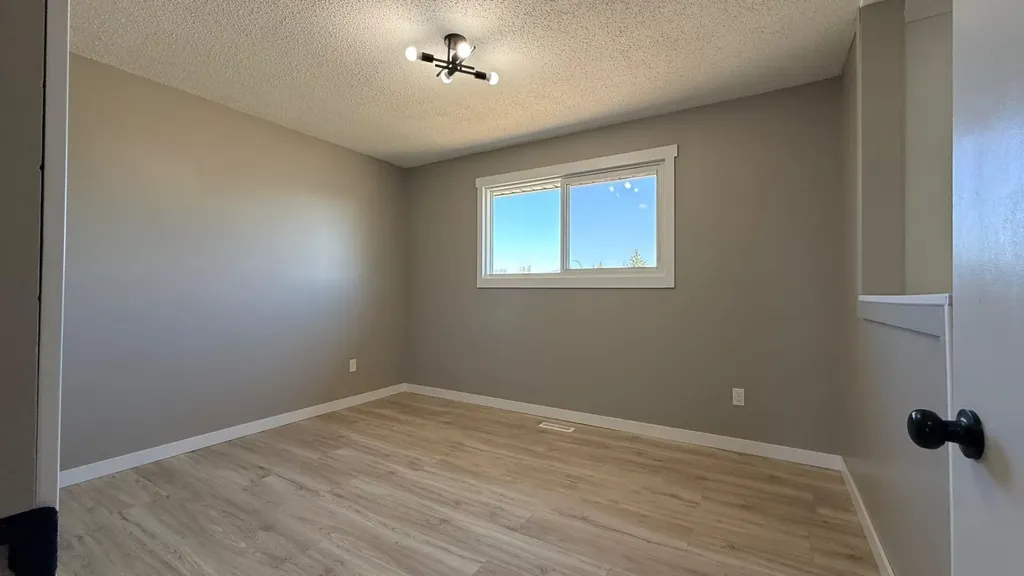 5205 32 Street Lloydminster AB T9V 1G1