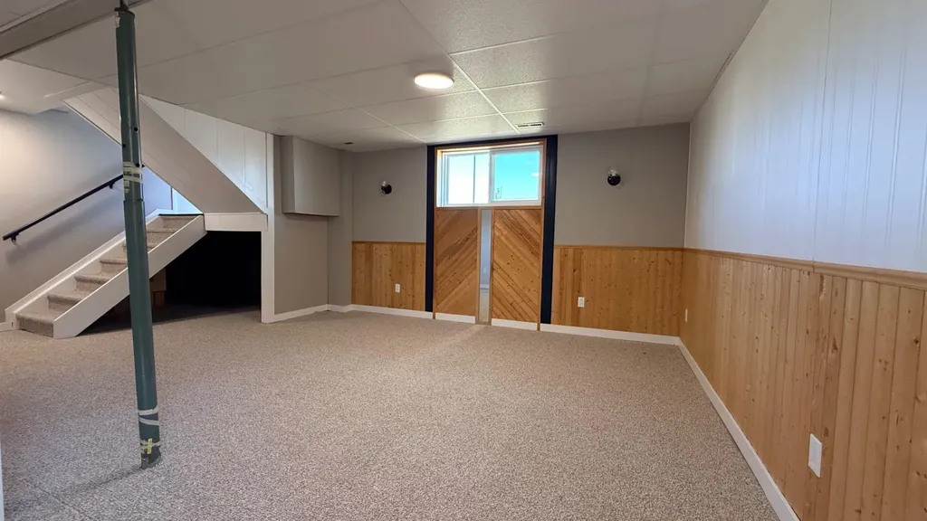 5205 32 Street Lloydminster AB T9V 1G1