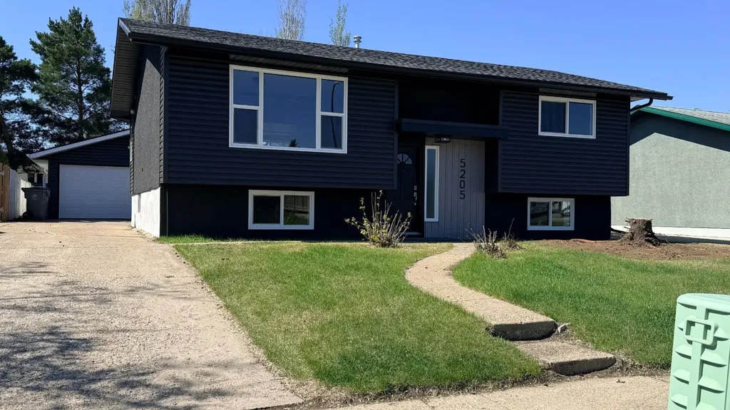 5205 32 Street Lloydminster AB T9V 1G1