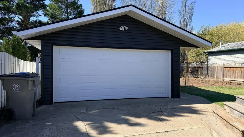 5205 32 Street Lloydminster AB T9V 1G1