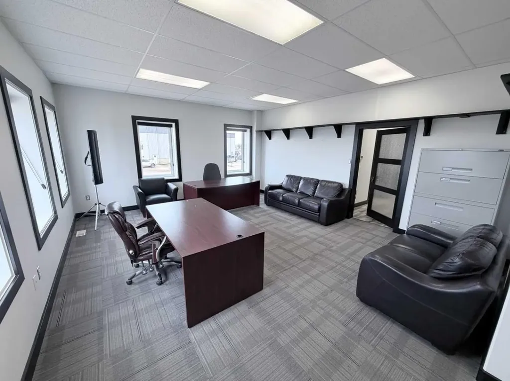 9501 78 Avenue Clairmont AB T8V 2Z7