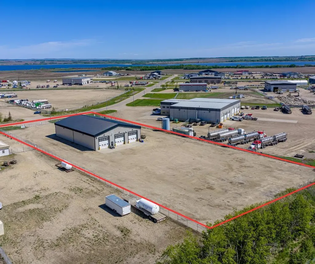 9501 78 Avenue Clairmont AB T8V 2Z7