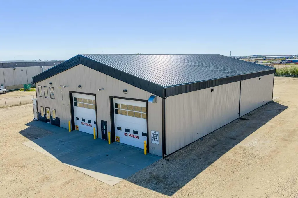 9501 78 Avenue Clairmont AB T8V 2Z7