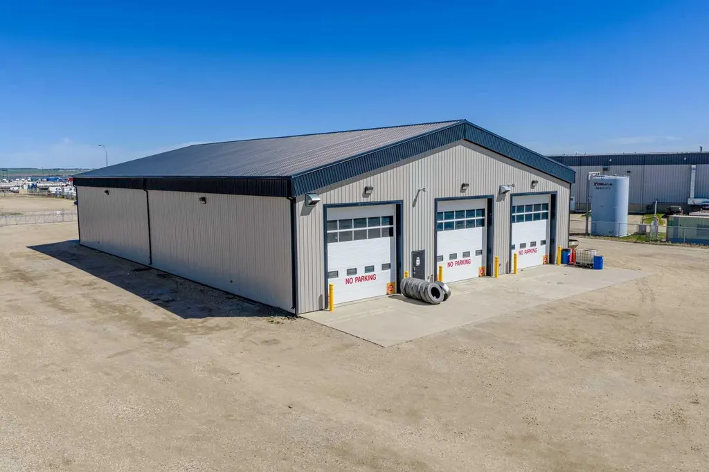 9501 78 Avenue Clairmont AB T8V 2Z7