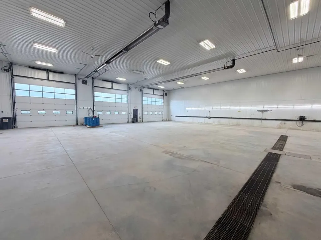 9501 78 Avenue Clairmont AB T8V 2Z7