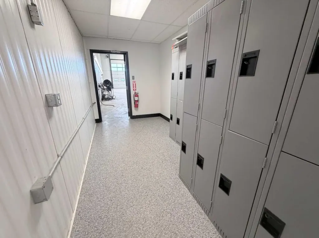 9501 78 Avenue Clairmont AB T8V 2Z7