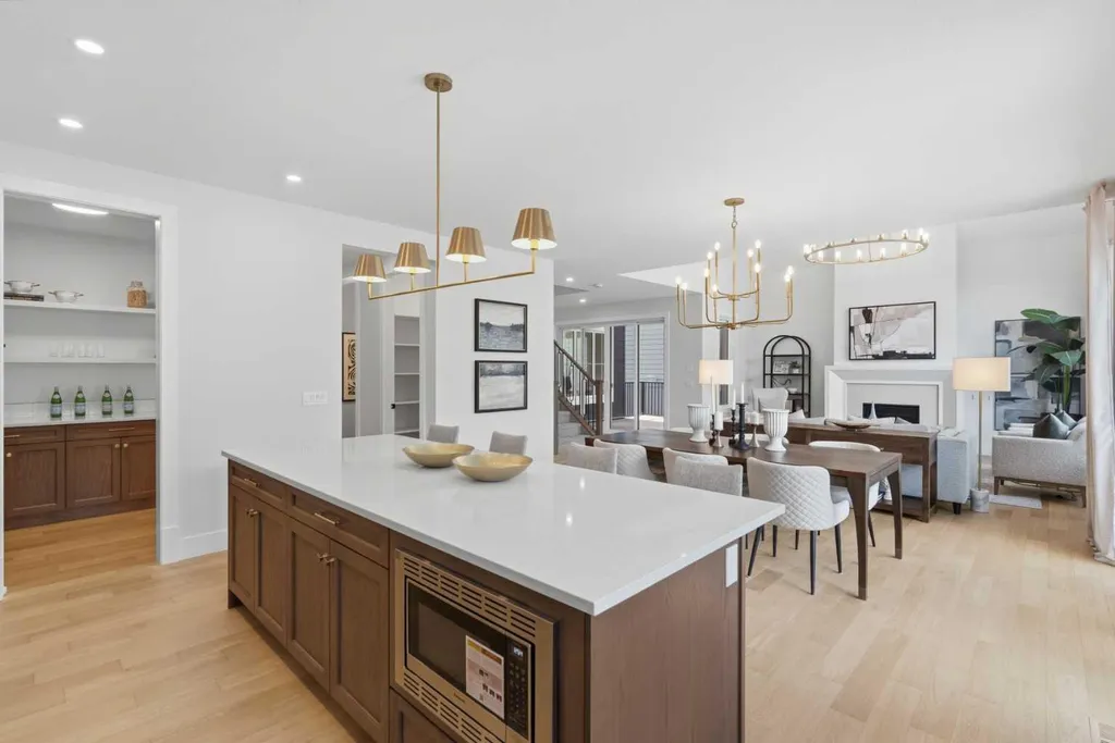 378 Bessborough Drive SW Calgary AB T3E 8H5