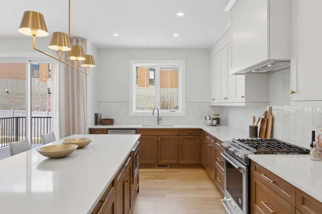 378 Bessborough Drive SW Calgary AB T3E 8H5
