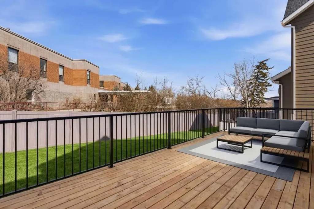 378 Bessborough Drive SW Calgary AB T3E 8H5