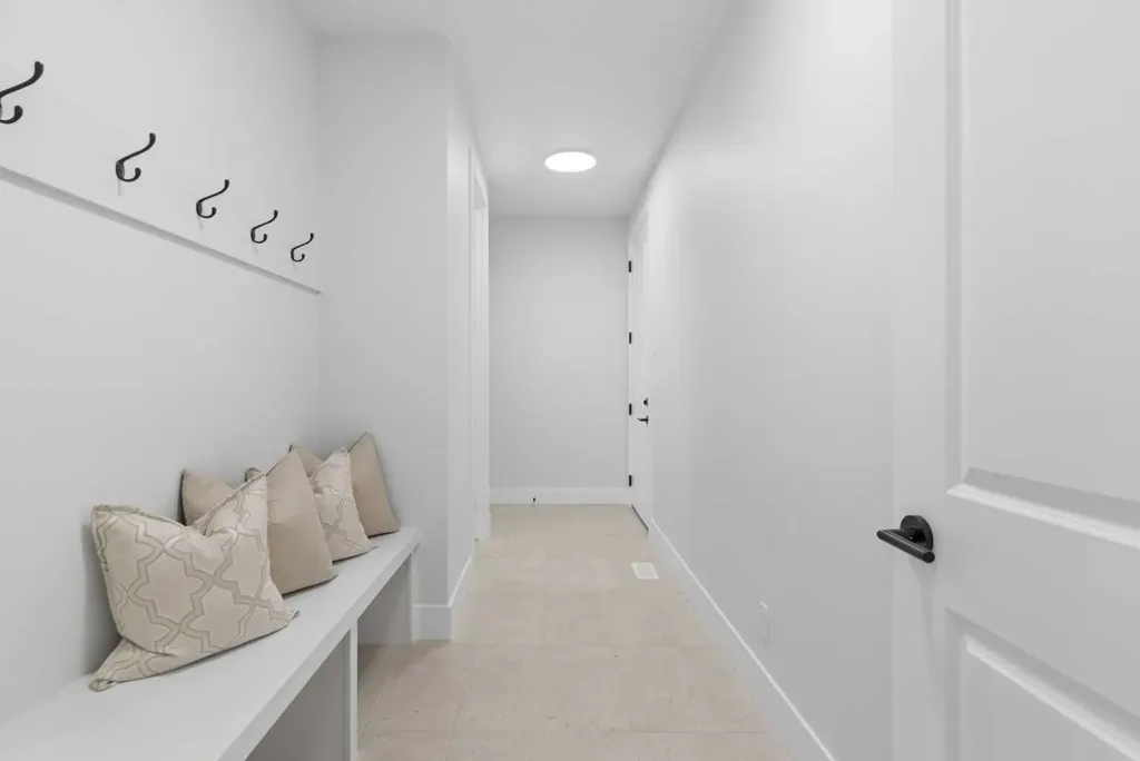 378 Bessborough Drive SW Calgary AB T3E 8H5