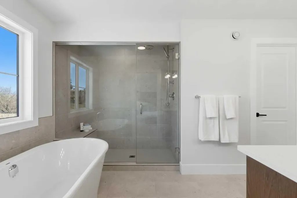 378 Bessborough Drive SW Calgary AB T3E 8H5