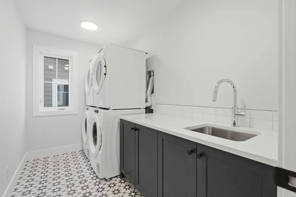 378 Bessborough Drive SW Calgary AB T3E 8H5
