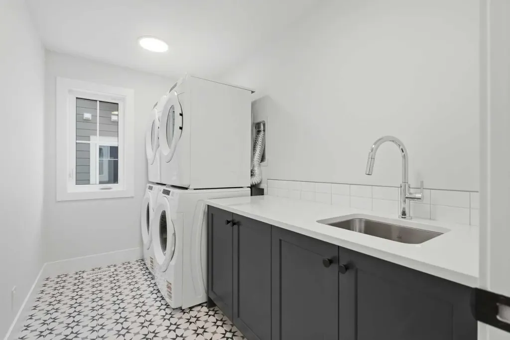 378 Bessborough Drive SW Calgary AB T3E 8H5