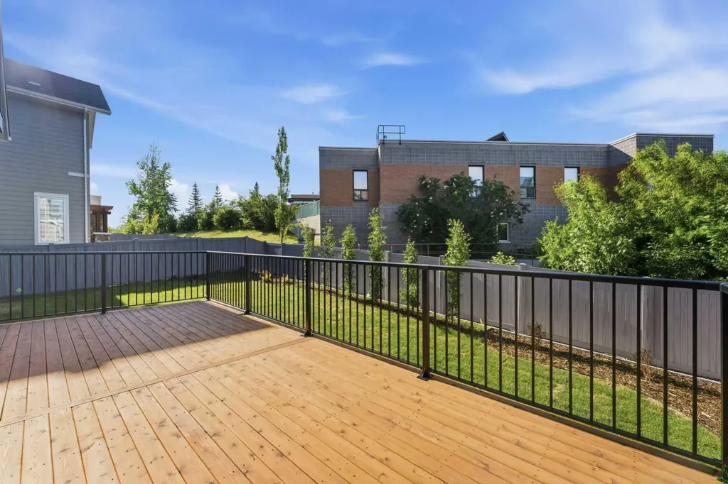 378 Bessborough Drive SW Calgary AB T3E 8H5