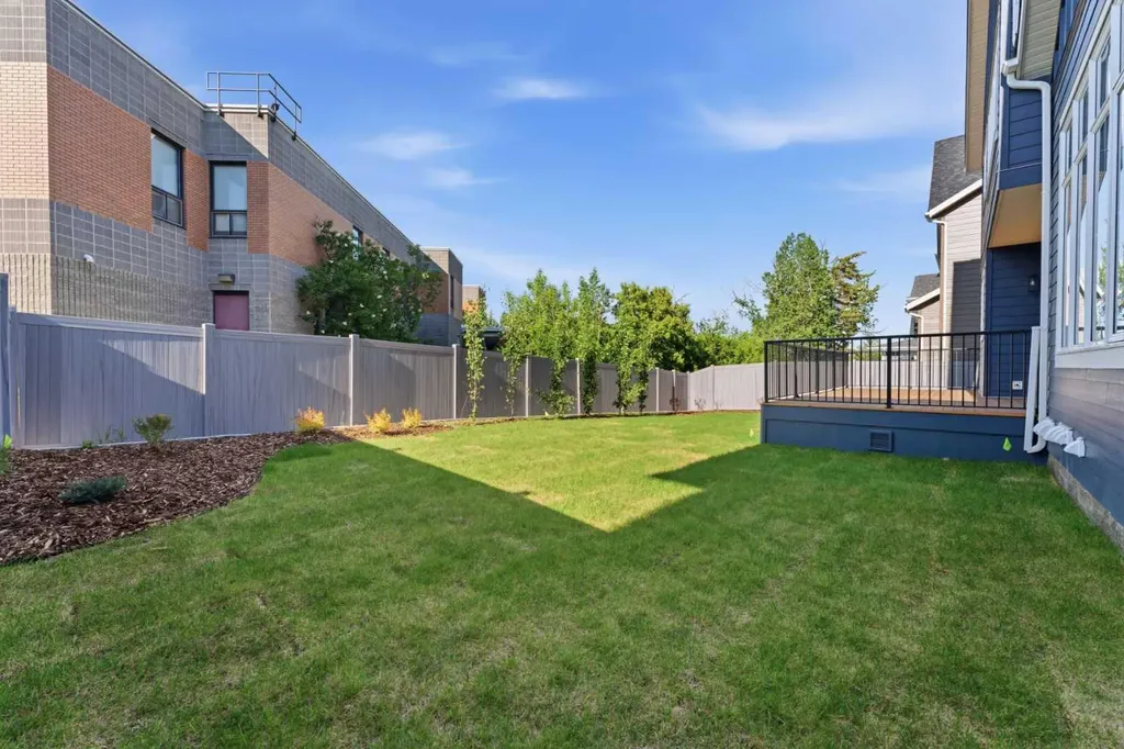 378 Bessborough Drive SW Calgary AB T3E 8H5