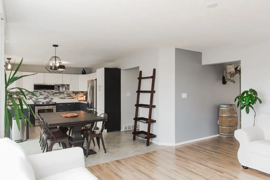 9039 106 Avenue Grande Prairie AB T8X 1H8