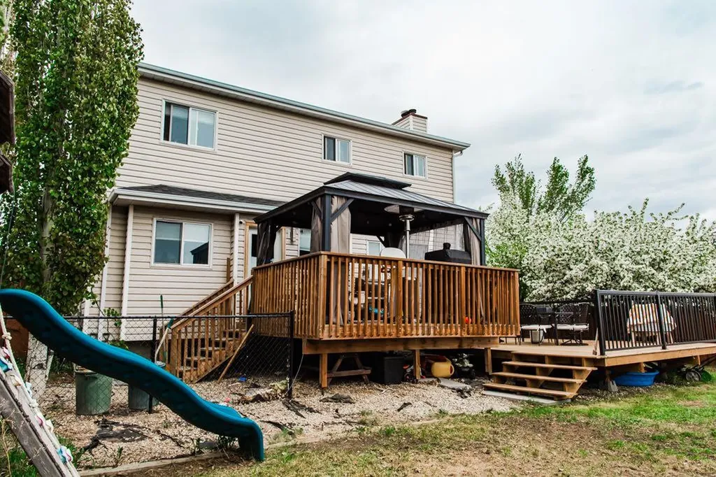 9039 106 Avenue Grande Prairie AB T8X 1H8