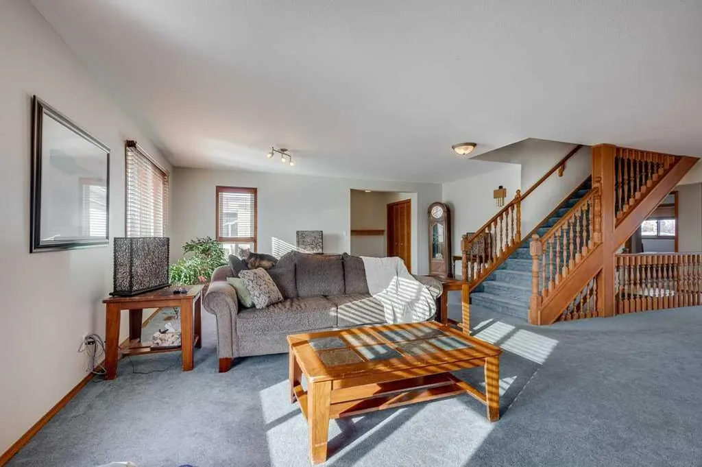 4804 44 Street Innisfail AB T4G 1M7