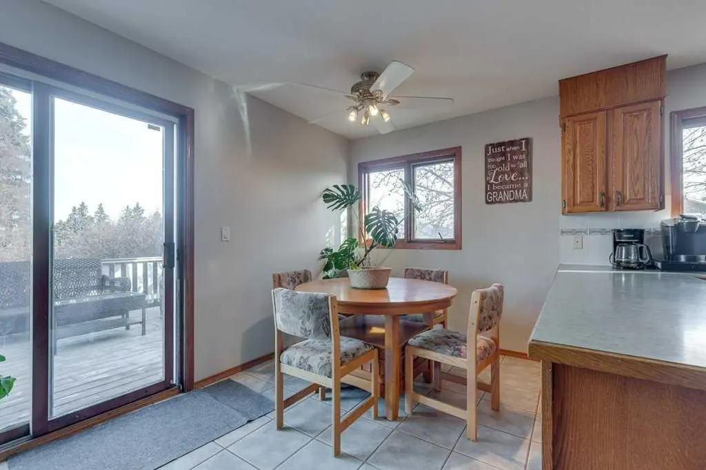 4804 44 Street Innisfail AB T4G 1M7
