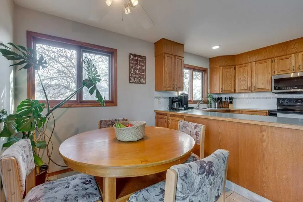 4804 44 Street Innisfail AB T4G 1M7