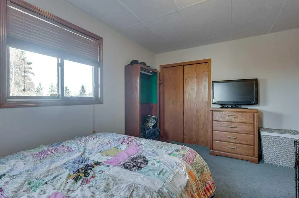 4804 44 Street Innisfail AB T4G 1M7