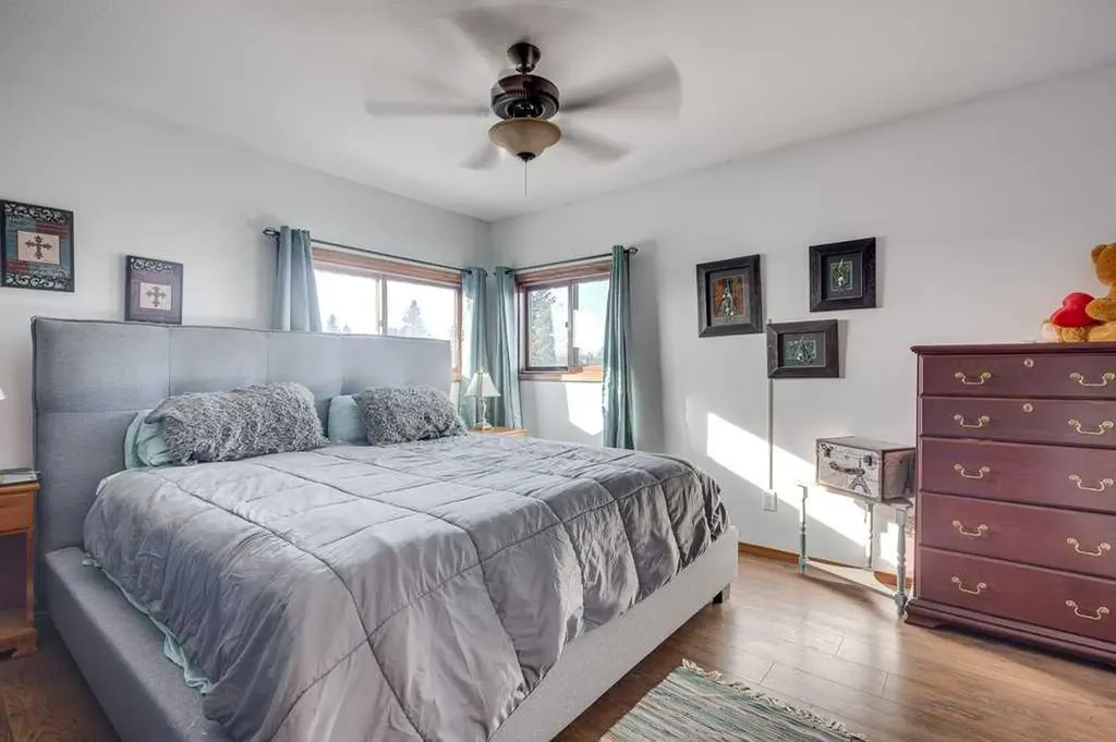 4804 44 Street Innisfail AB T4G 1M7