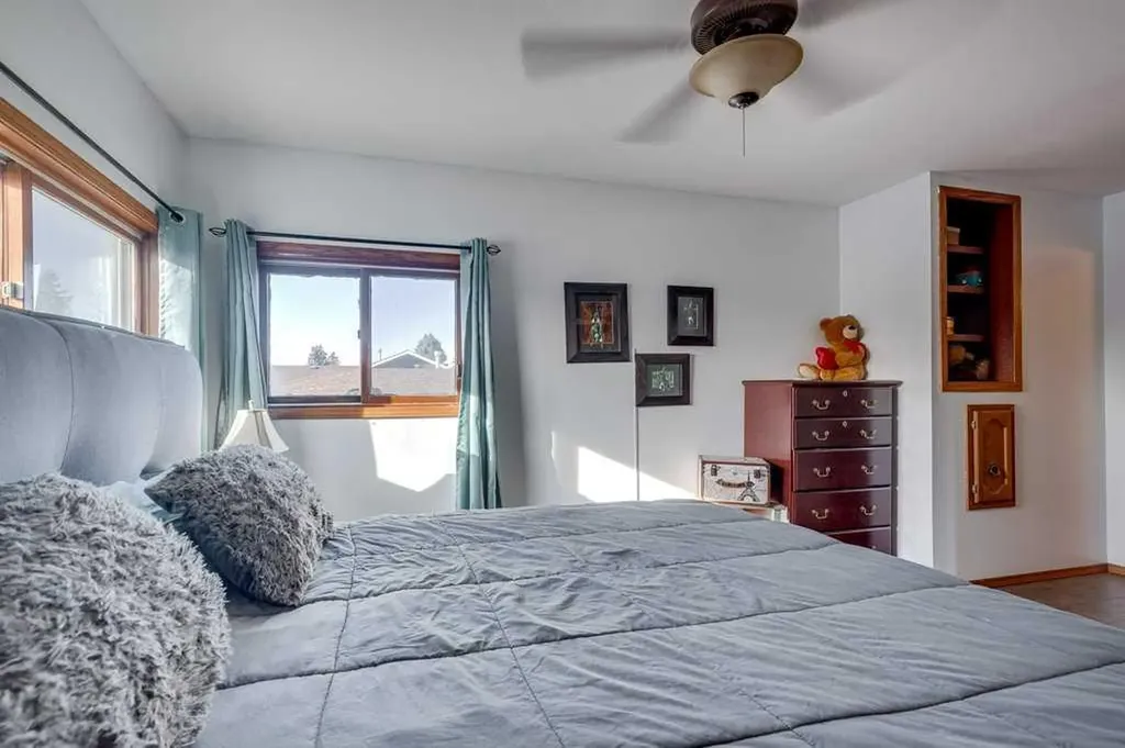 4804 44 Street Innisfail AB T4G 1M7