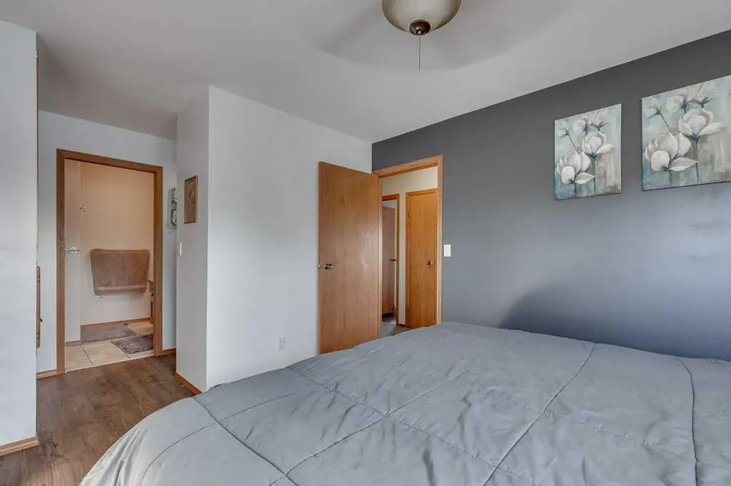 4804 44 Street Innisfail AB T4G 1M7