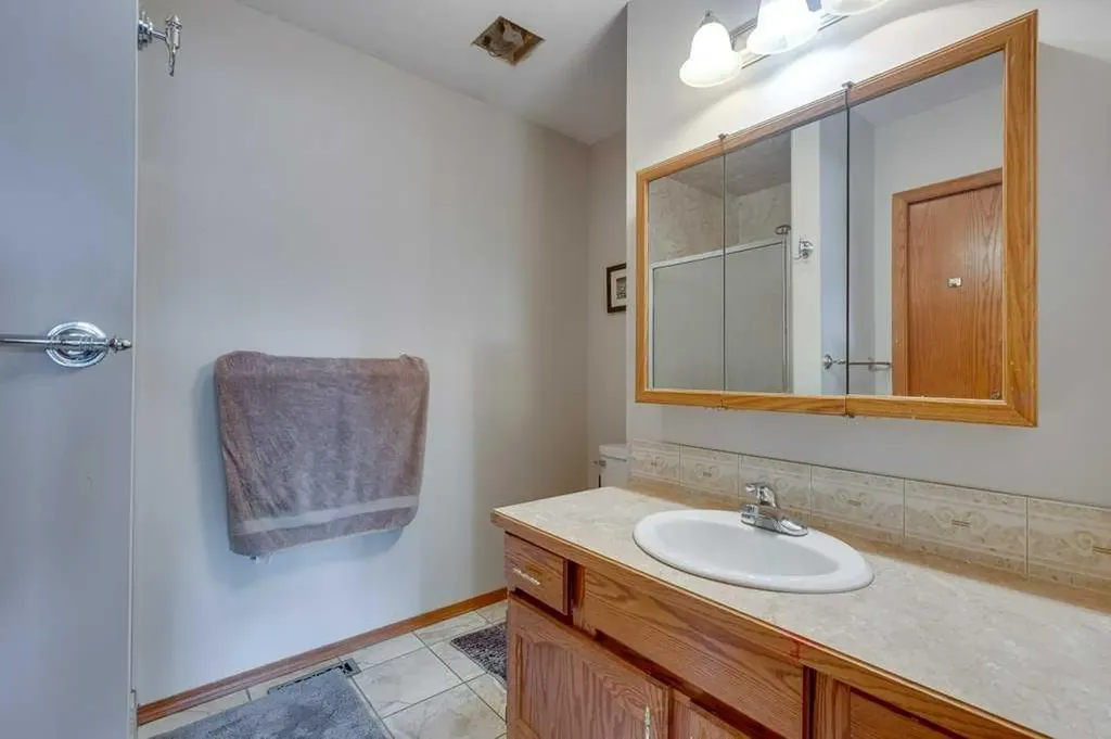 4804 44 Street Innisfail AB T4G 1M7