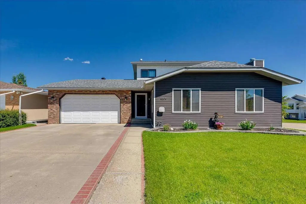 4804 44 Street Innisfail AB T4G 1M7