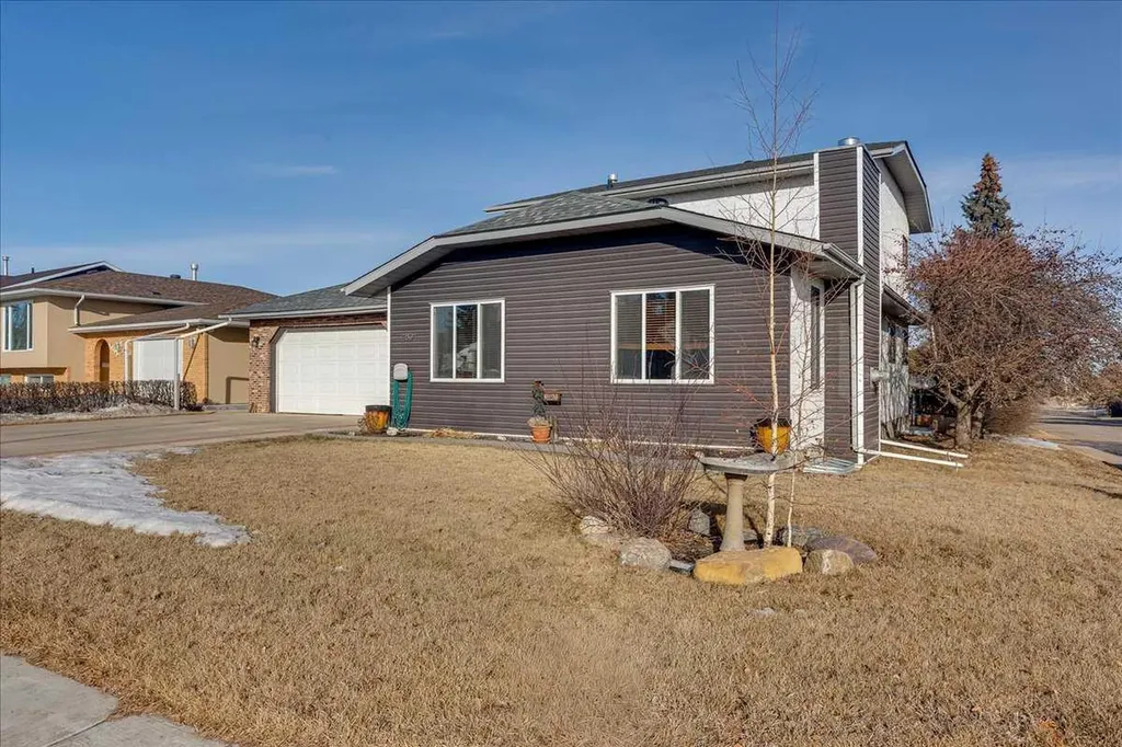 4804 44 Street Innisfail AB T4G 1M7