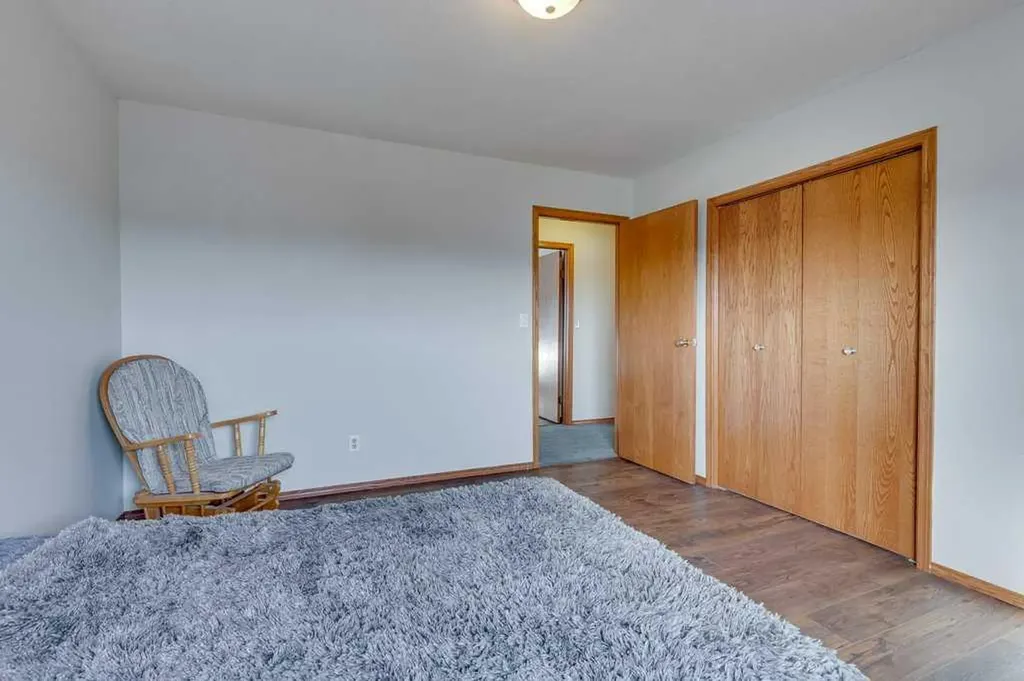 4804 44 Street Innisfail AB T4G 1M7