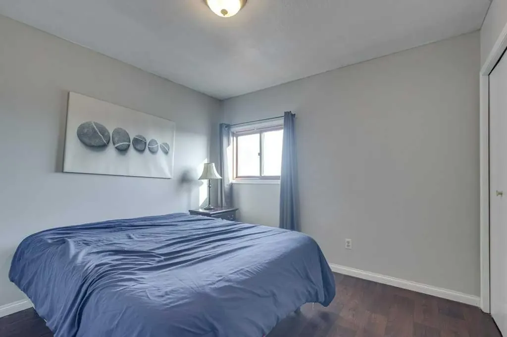 4804 44 Street Innisfail AB T4G 1M7