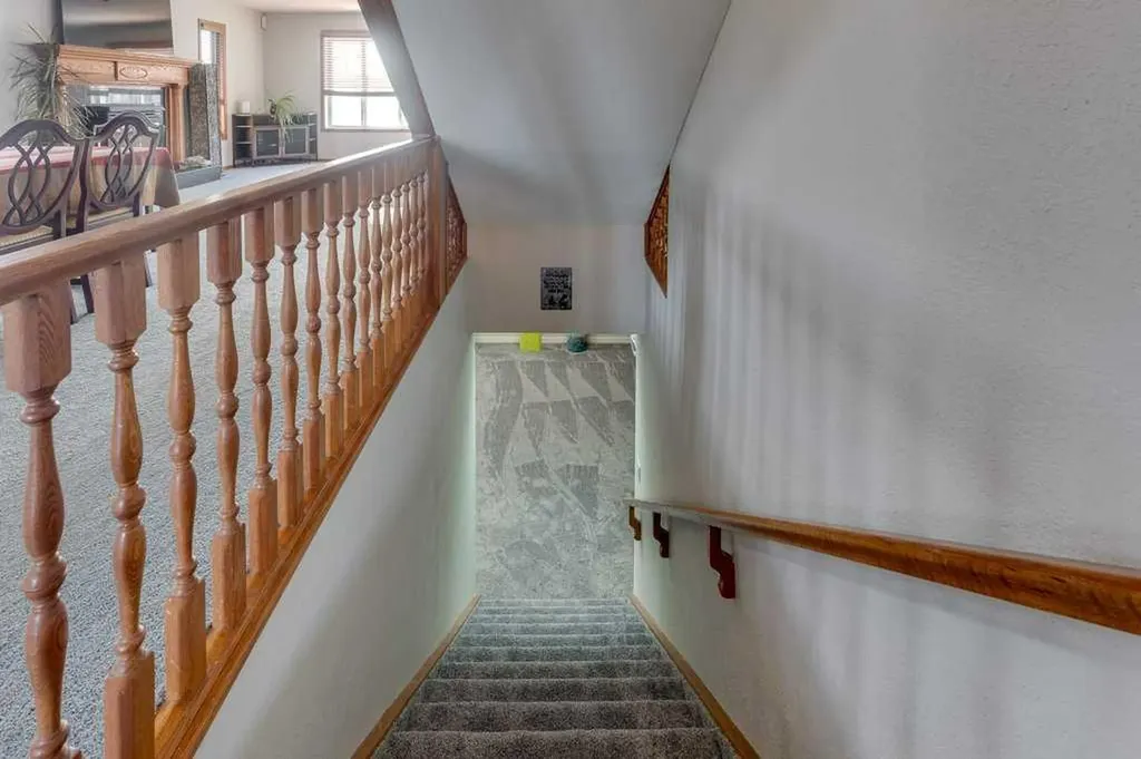4804 44 Street Innisfail AB T4G 1M7