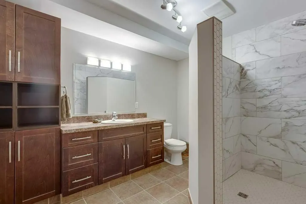 4804 44 Street Innisfail AB T4G 1M7
