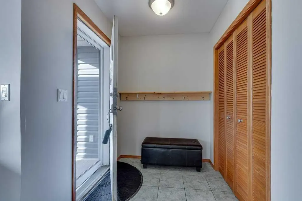 4804 44 Street Innisfail AB T4G 1M7