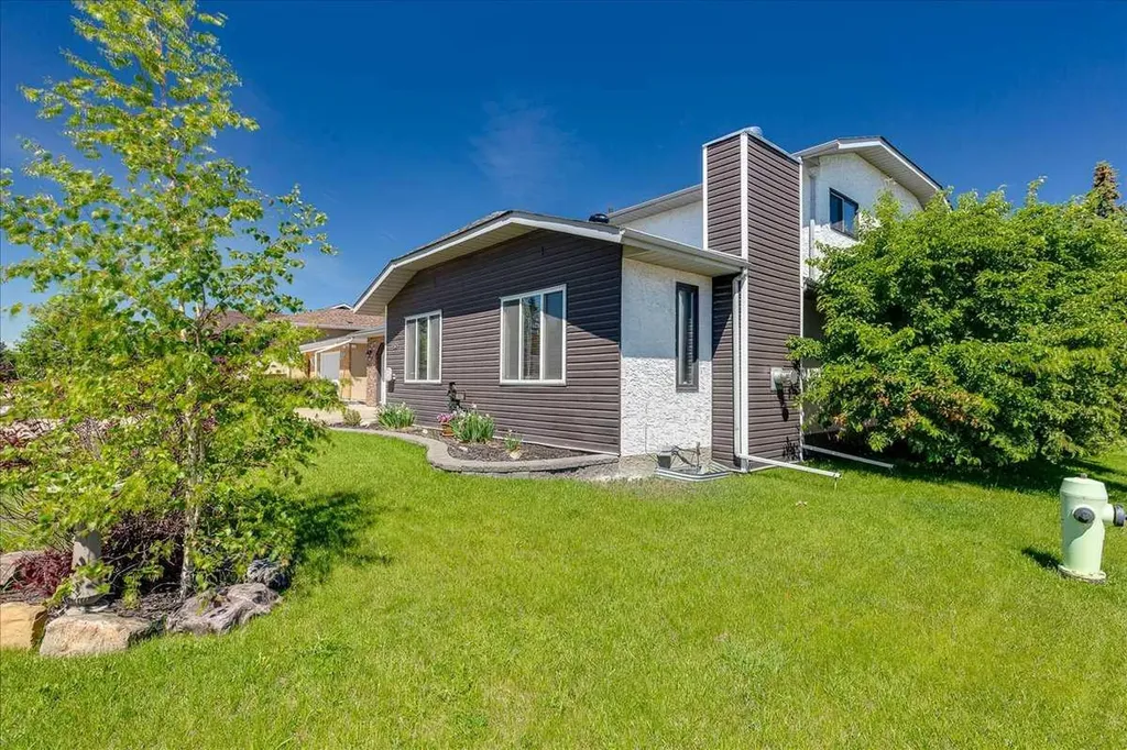 4804 44 Street Innisfail AB T4G 1M7