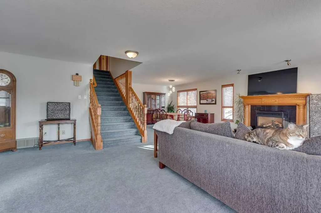 4804 44 Street Innisfail AB T4G 1M7