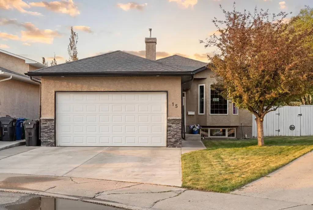 15 Mt Rundle Place W Lethbridge AB T1K 7B5