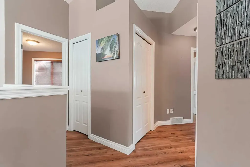 15 Mt Rundle Place W Lethbridge AB T1K 7B5