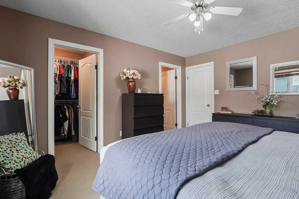 15 Mt Rundle Place W Lethbridge AB T1K 7B5
