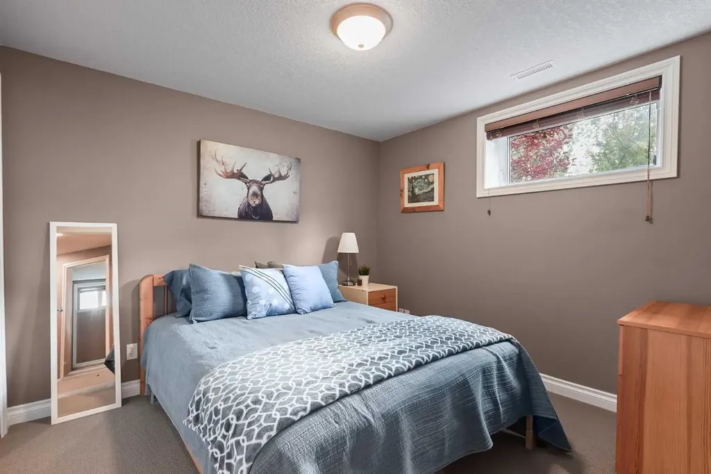 15 Mt Rundle Place W Lethbridge AB T1K 7B5